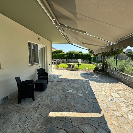 L'11 Affittacamere Borghetto Santo Spirito Bagian luar foto